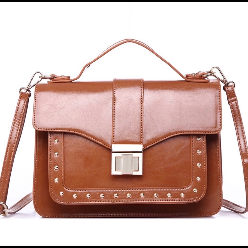 Oracle Structured Crossbody